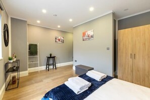 3 habitaciones, tabla de planchar con plancha y wifi gratis