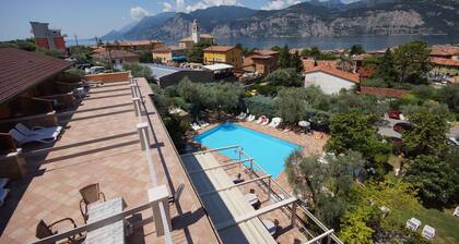 Studio with air conditioning and pool