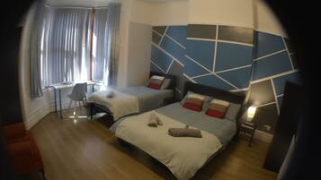 Classic Triple Room | Soundproofing, free WiFi