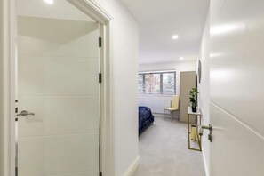 4 bedrooms, desk, iron/ironing board, free WiFi
