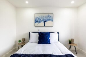 4 bedrooms, desk, iron/ironing board, free WiFi