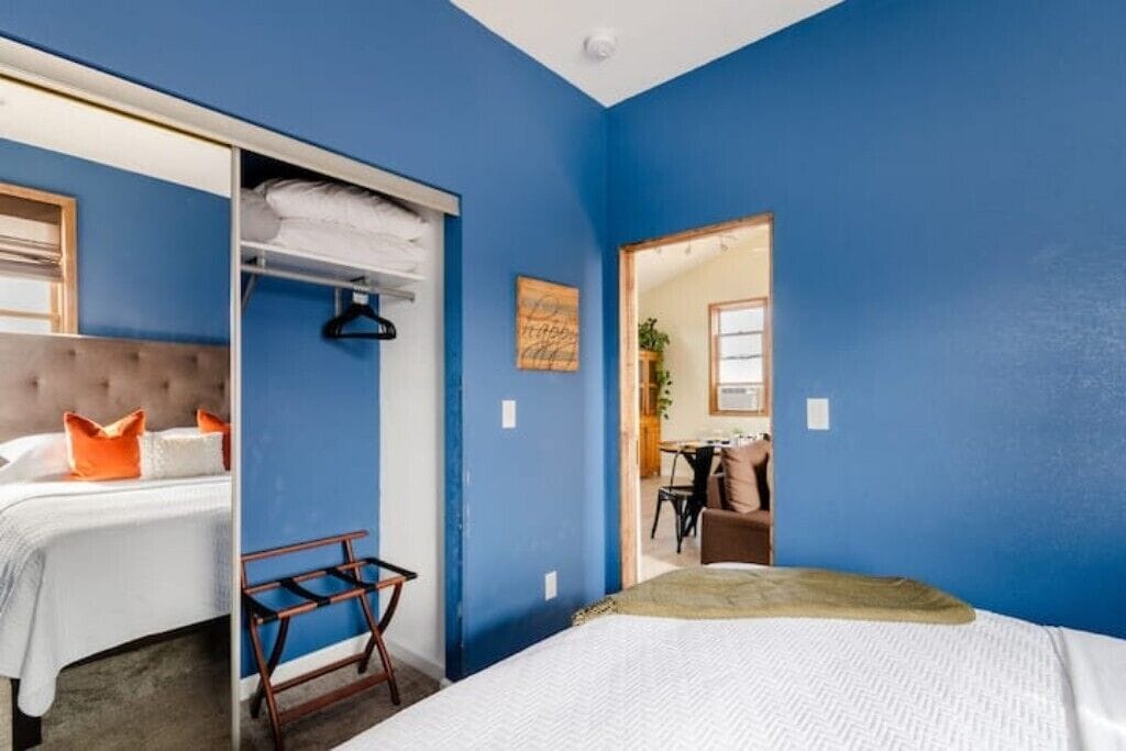 1 chambre, bureau, fer et planche à repasser, Wi-Fi gratuit