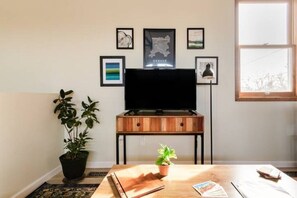 Interior - Cozy Neighborhood Spot Close to Downtown (Denver)