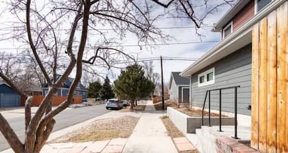 Cozy Neighborhood Spot Close to Downtown