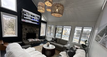 Butternut Lux Ski Chalet on Lake with Hot Tub & Sauna Near Great Barrington