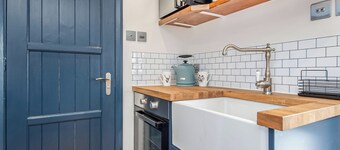 The Drift Shepherd's Hut - UKC6878