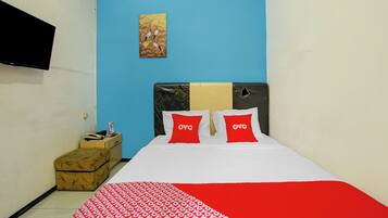 Standard Double Room | Desk, free WiFi, bed sheets