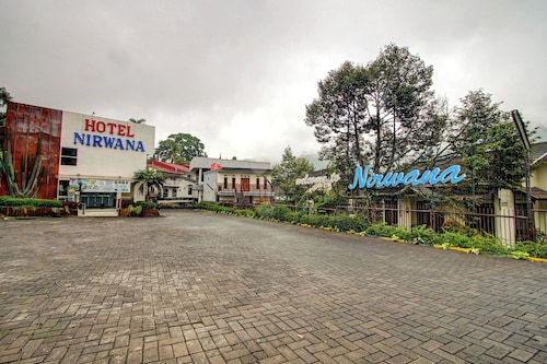 OYO Life 90071 Paralayang View