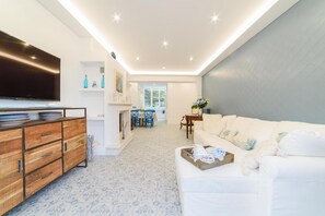 Apartment, Smoking
