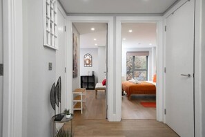 3 slaapkamers, een strijkplank/strijkijzer, gratis wifi, beddengoed