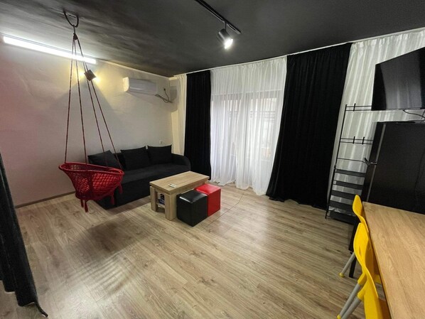 Smart TV - Crystal Apartments (T'bilisi)