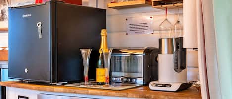 Fridge, microwave, dishwasher, electric kettle