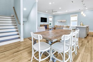 Dining - Sea Glass: Free golf cart, 2min to beach, Heated pool steps away, Bunk rooms (Miramar Beach)