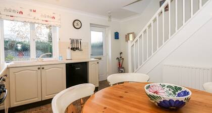 1 Crowlands Cottages