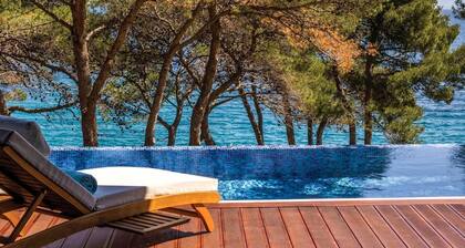 Villa Serenity - Four Bedroom Villa, Sleeps 12