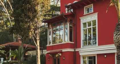 Captain's Villa Rouge