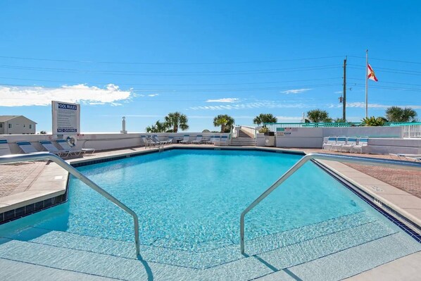 Opvarmet pool