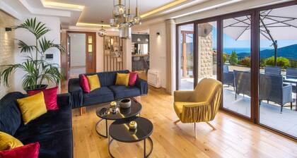 Villa Cetia - Four Bedroom Villa, Sleeps 8