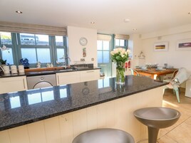 Fridge, dishwasher, cookware/dishes/utensils