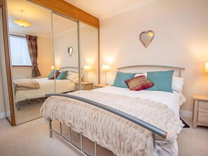 3 bedrooms, free WiFi, bed sheets - Views over the Beauly Firth, Sonas House is in a wonderful location. (North Kessock)