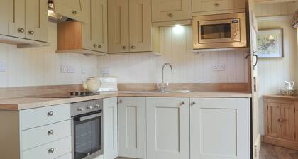 Shepherds Lodge-ukc2358