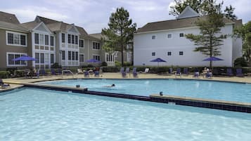 Indoor pool, 2 outdoor pools, pool umbrellas, pool loungers