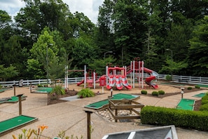 Mini-golf