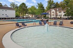 Indoor pool, 2 outdoor pools, pool umbrellas, pool loungers