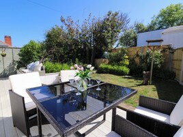 Cottage | Outdoor dining