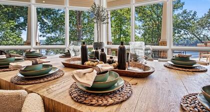 Exclusive Grand Lakefront Escape on Island 180 Lake Front Views