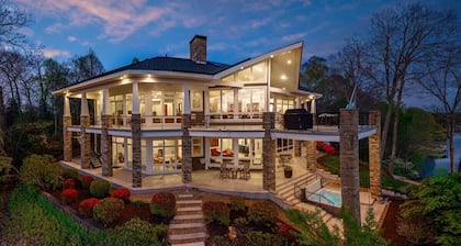Exclusive Grand Lakefront Escape on Island 180 Lake Front Views