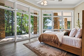 7 bedrooms, iron/ironing board, travel crib, free WiFi