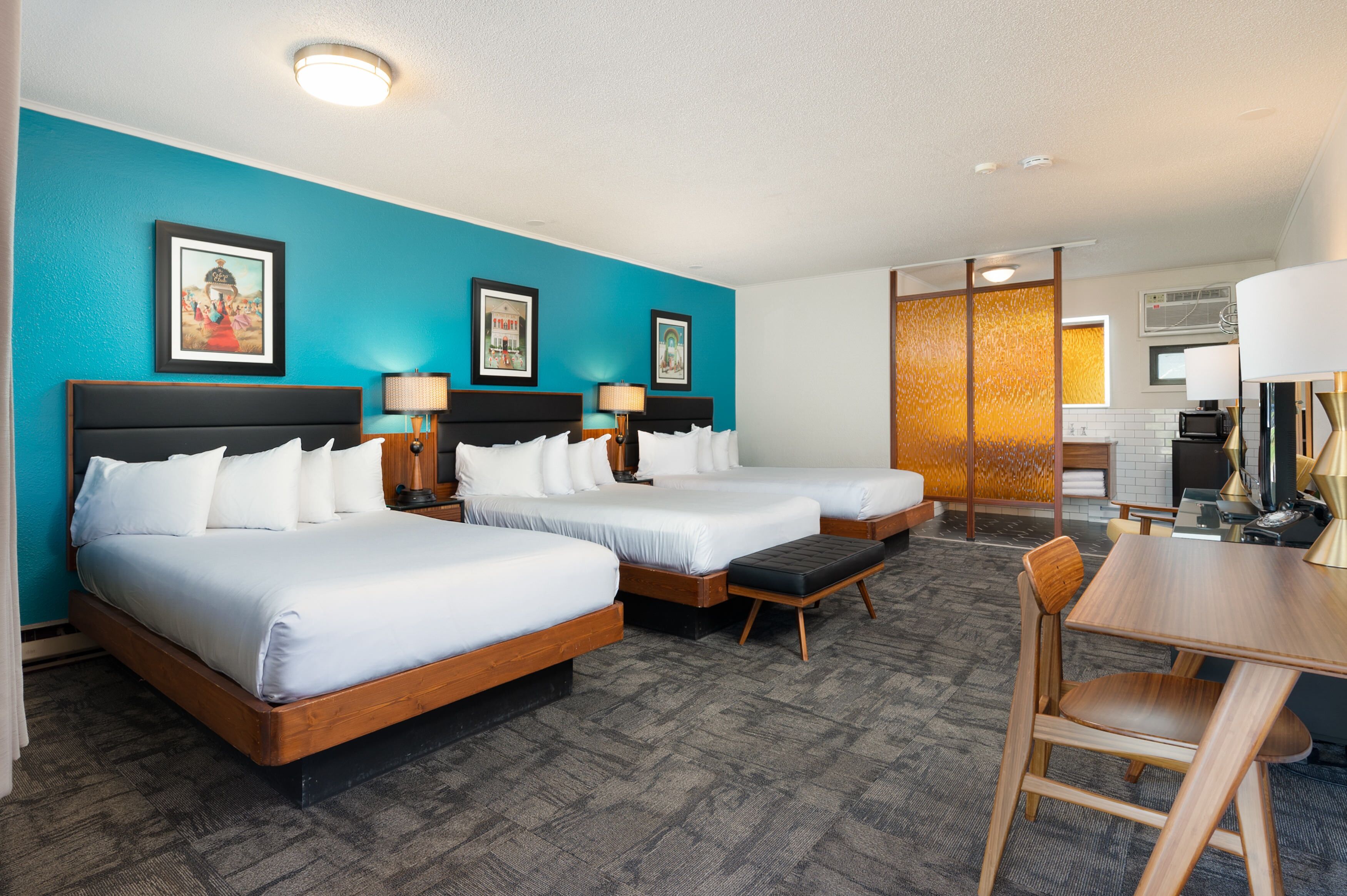 書桌、免費 Wi-Fi