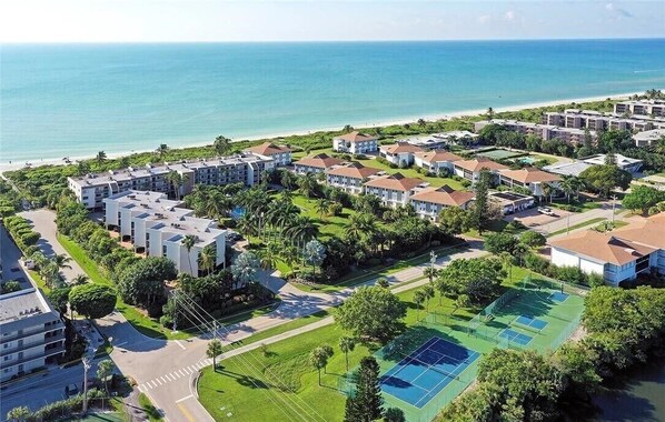 Exterior - Renovated Two Bed Beach Condo-Compass Point-Bikes, Easy Beach Access, and more! (Sanibel)