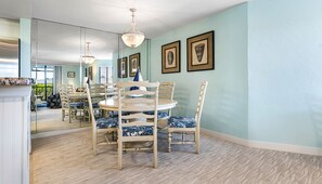 Dining - Renovated Two Bed Beach Condo-Compass Point-Bikes, Easy Beach Access, and more! (Sanibel)