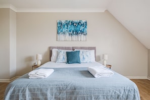 4 bedrooms, iron/ironing board, free WiFi, bed sheets