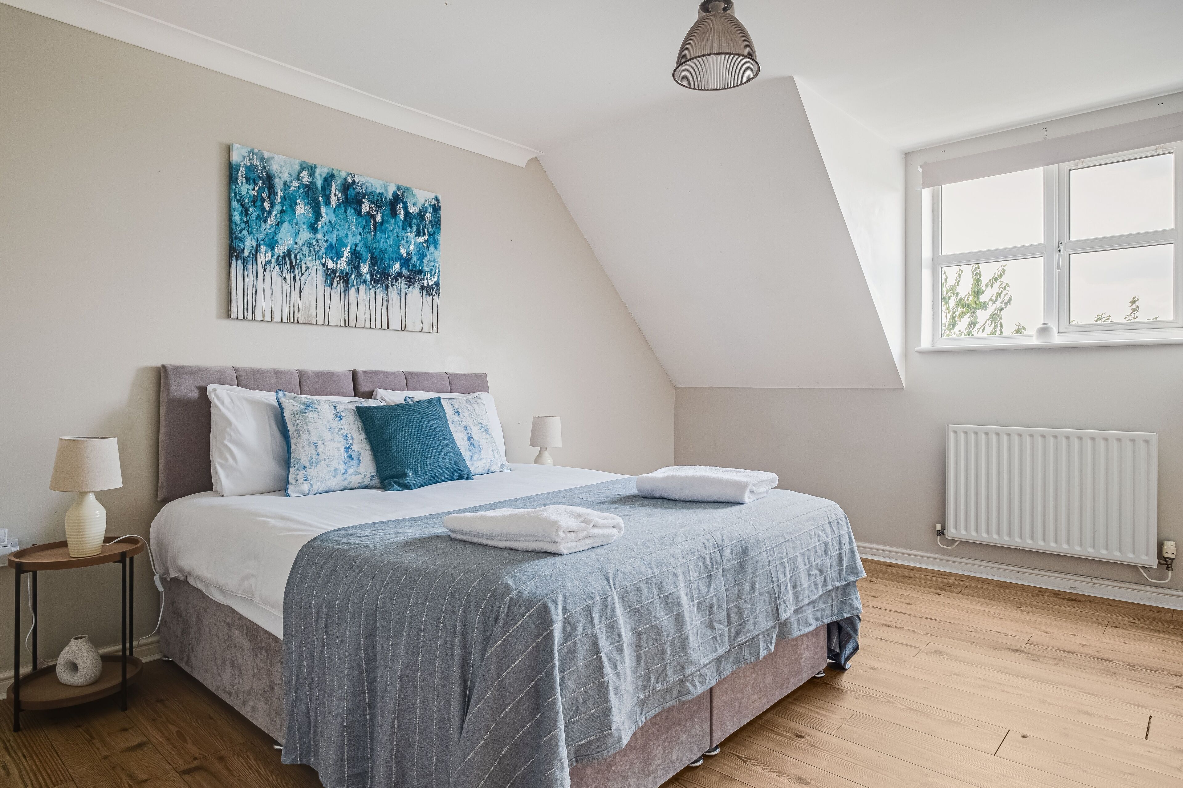 4 bedrooms, iron/ironing board, free WiFi, bed sheets