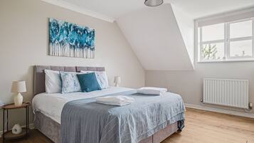 4 bedrooms, iron/ironing board, free WiFi, bed sheets