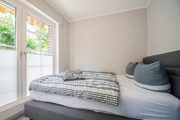 2 bedrooms, iron/ironing board, free WiFi - Die Wohnung Liegt im EG und ist für 4 Personen Ausgelegt. Sie Verfügt Über ca. 66 qm Wohnfläche und Einer Süd Terrasse mit 18qm (Juist)