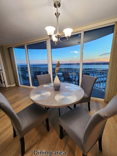 21st Floor Seaside Oasis on the World's Most Famous Beach!