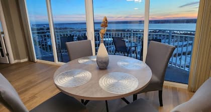21st Floor Seaside Oasis on the World's Most Famous Beach!