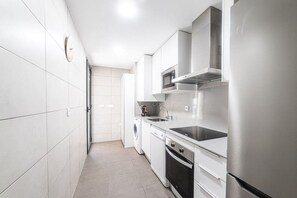 Mikrobølgeovn, ovn, opvaskemaskine, kaffe-/temaskine