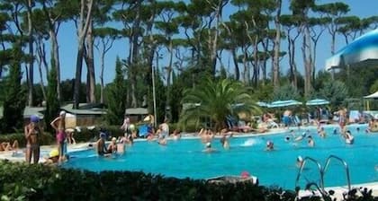 Comfortable Campsite-chalet G12 Tuscany Near sea