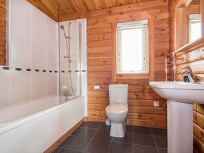 Towels - A super Scandinavian lodge in a quiet location with plenty of room for guests. (Aviemore)