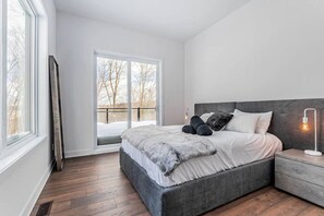 4 bedrooms, travel cot, WiFi