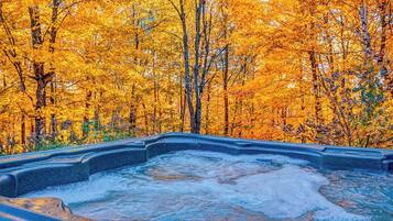 Bain à remous extérieur