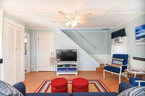 Smart TV - Long Sands Beach Cottage in York (York)