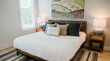 Cottage 6 | Egyptian cotton sheets, premium bedding, individually decorated