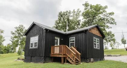 Mountain Cabin in Jamestown