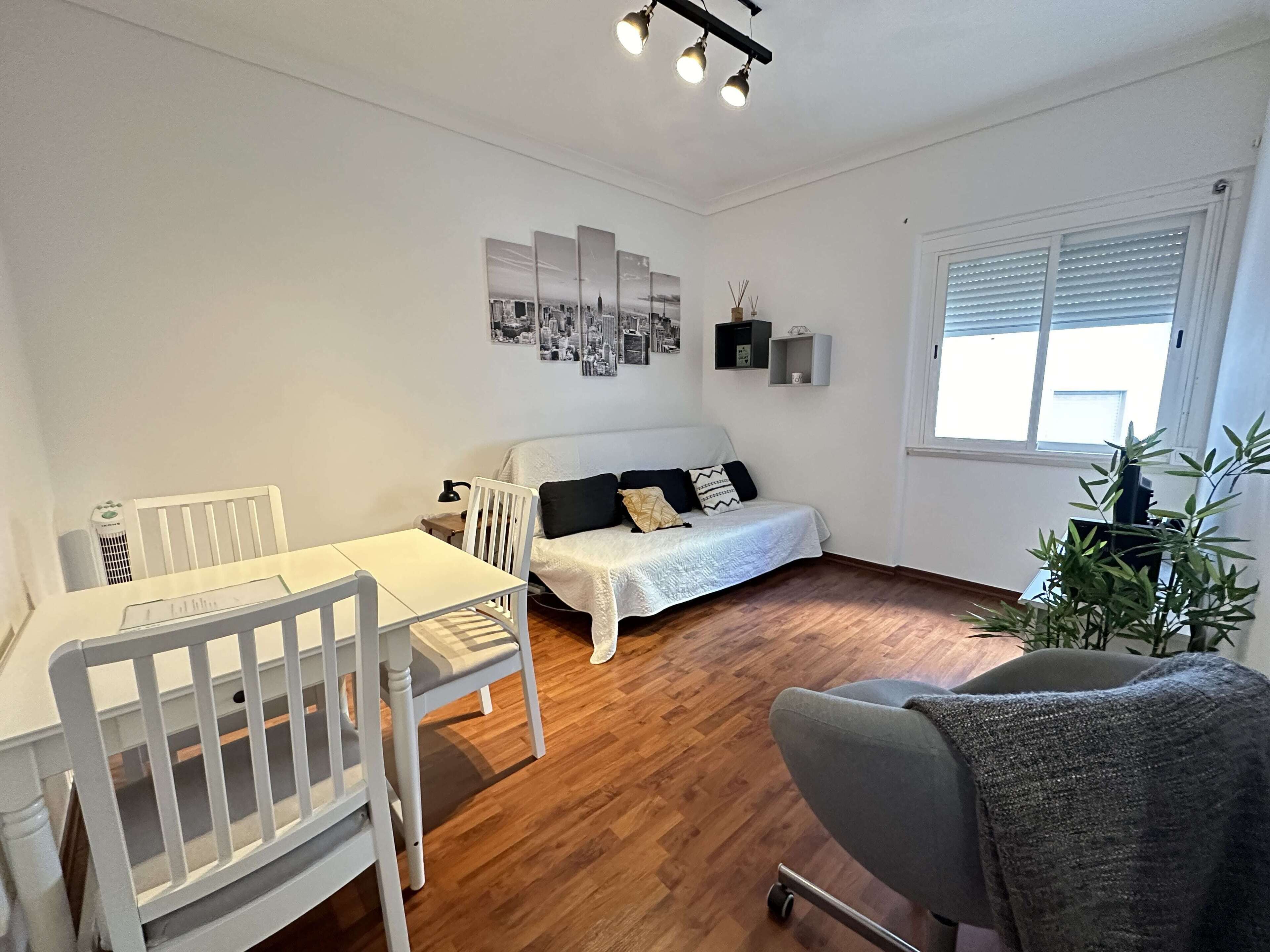 Apartment | Living area | Flat-screen TV